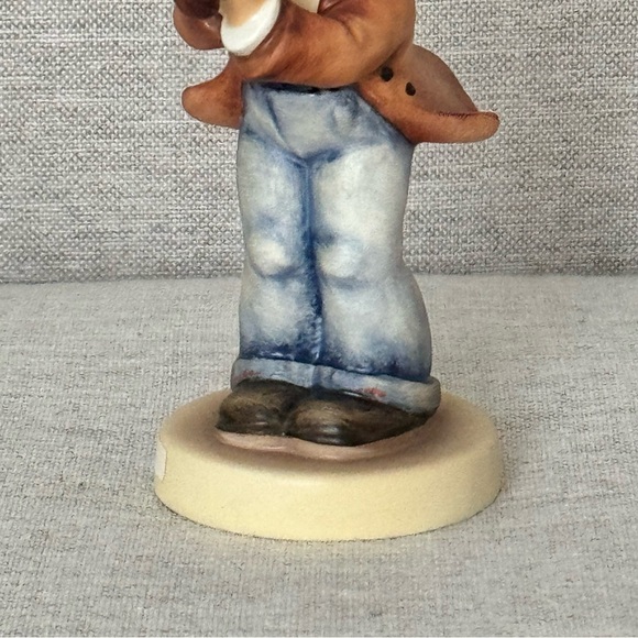 Serenade - Goebel M. I. Hummel Figurine #85 4/0 TMK 6 - Picture 6 of 14